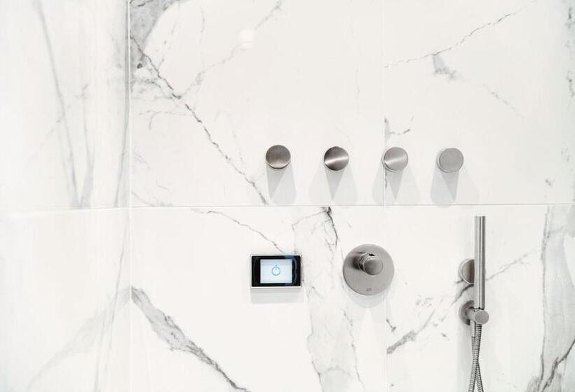 اتاق استاندارد با تخت بزرگ, Aurum   Como Luxury Suites