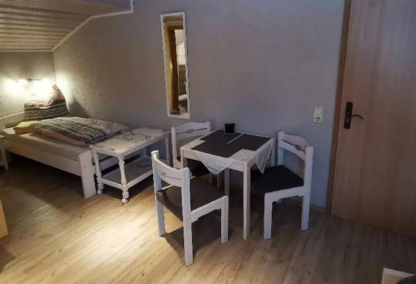スタンダードトリプルルーム, Pension Hüttendorf 49 Gradnord