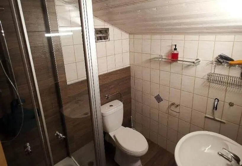 スタンダードトリプルルーム, Pension Hüttendorf 49 Gradnord
