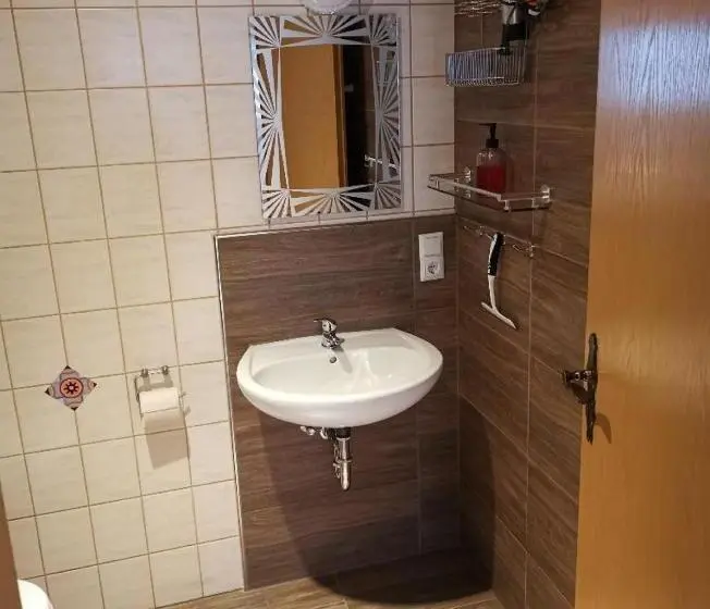ファミリールーム, Pension Hüttendorf 49 Gradnord