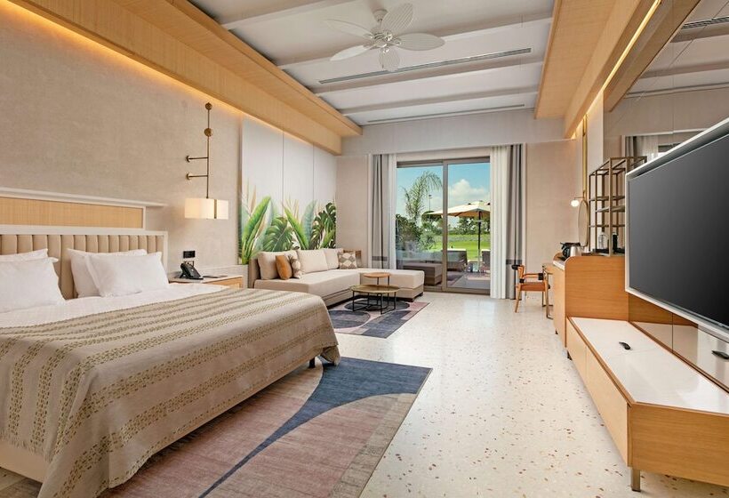 Standard swim-up room, Cullinan Belek