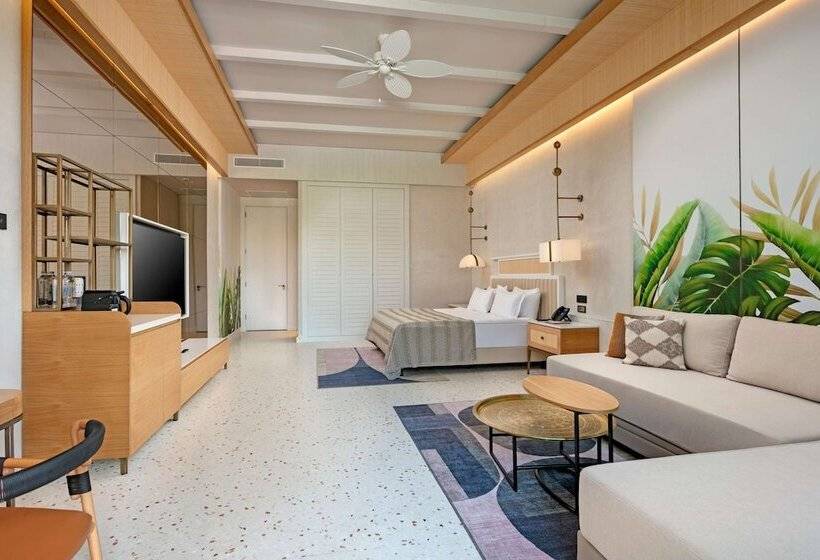 Standard swim-up room, Cullinan Belek