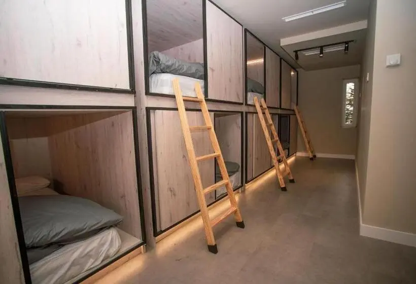 Bed in een Gedeelde Kamer, Sierra Nevada Hostel
