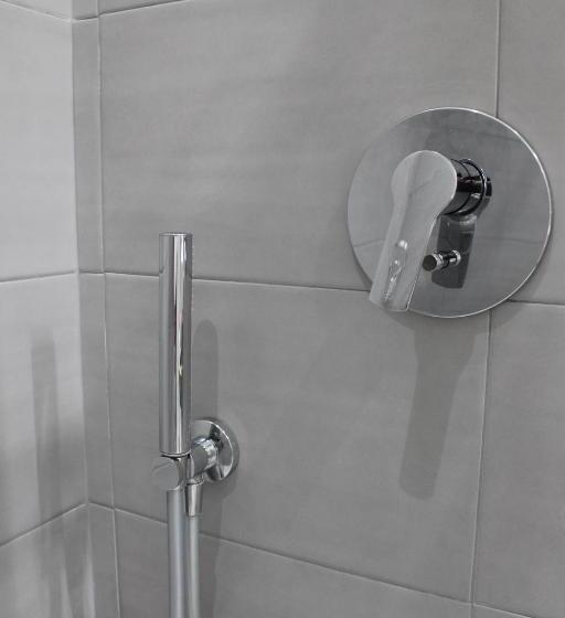 اتاق استاندارد با وان آب گرم, Zaro Suites B&b