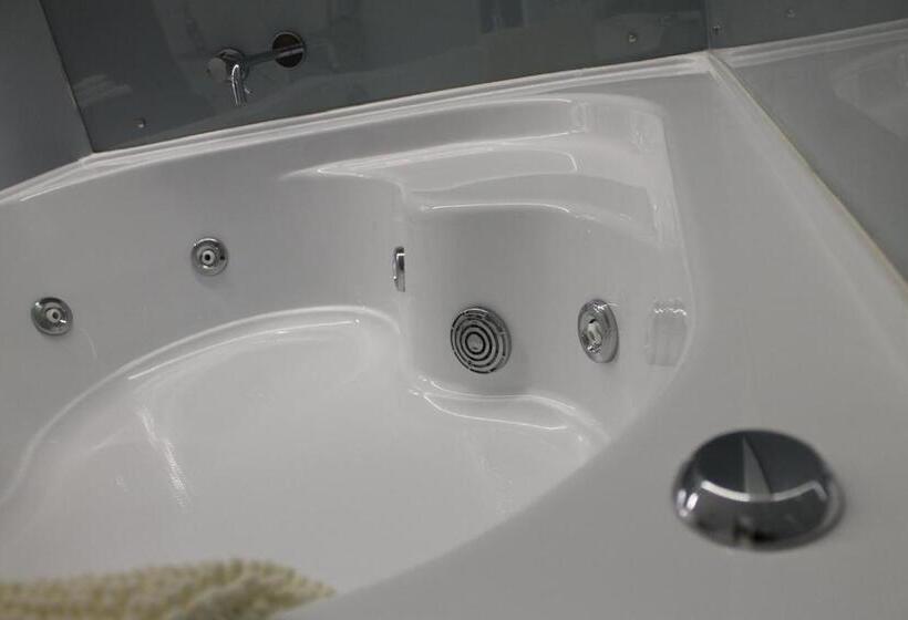 חדר סטנדרט עם ג'קוזי, Zaro Suites B&b