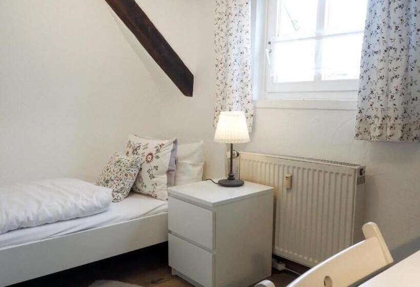 חדר סטנדרד יחיד חדר אמבטיה משותף, Gartenlaube Marburg