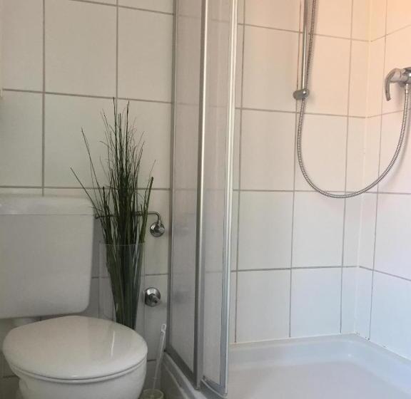 חדר סטנדרט חדר אמבטיה משותף, Gartenlaube Marburg