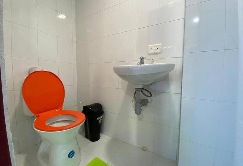 اتاق استاندارد سه نفره, Posada Shalain