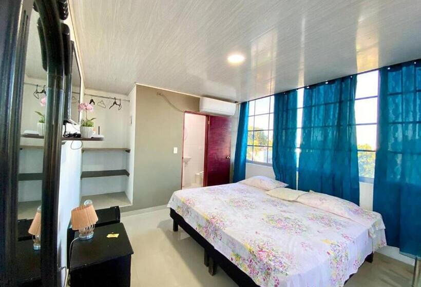 اتاق خانوادگی, Posada Shalain