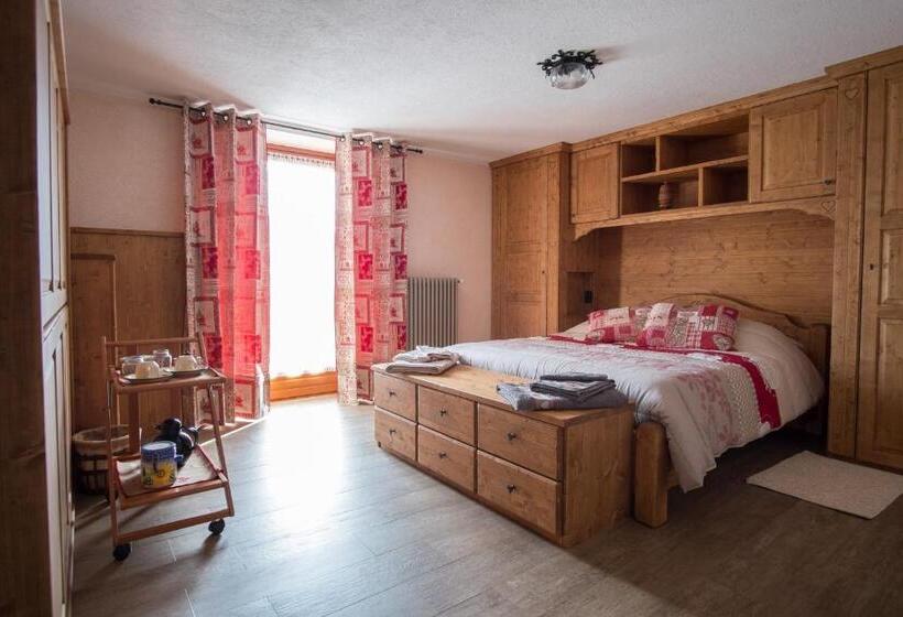 غرفة قياسية مزوَّدة بشُرفة, B&b Au Coin Du Village