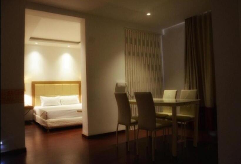 Suíte Familiar, Amora   Rajnandgaon