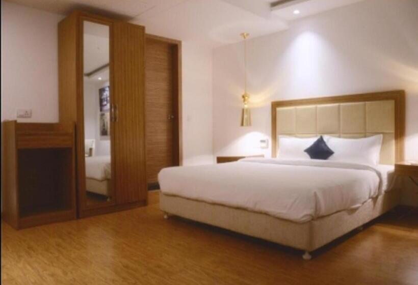 Suíte Familiar, Amora   Rajnandgaon