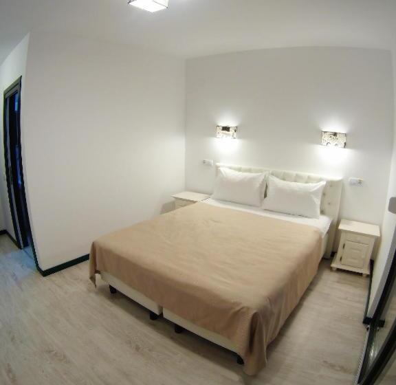 Номер Стандарт с Балконом, Green Coffee House