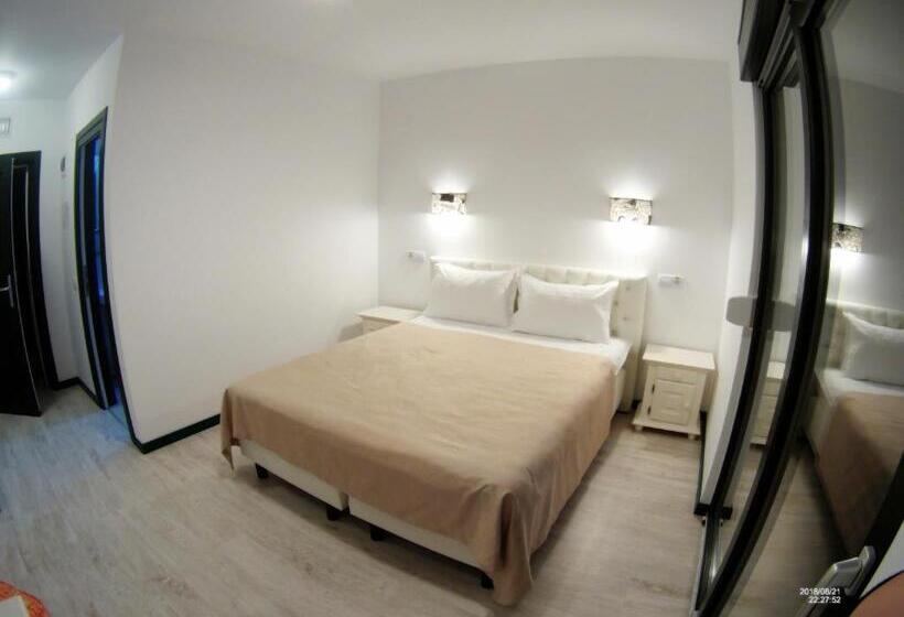 Номер Стандарт с Балконом, Green Coffee House