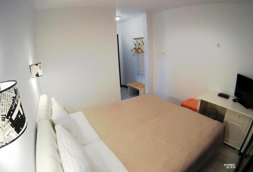 Номер Стандарт с Балконом, Green Coffee House