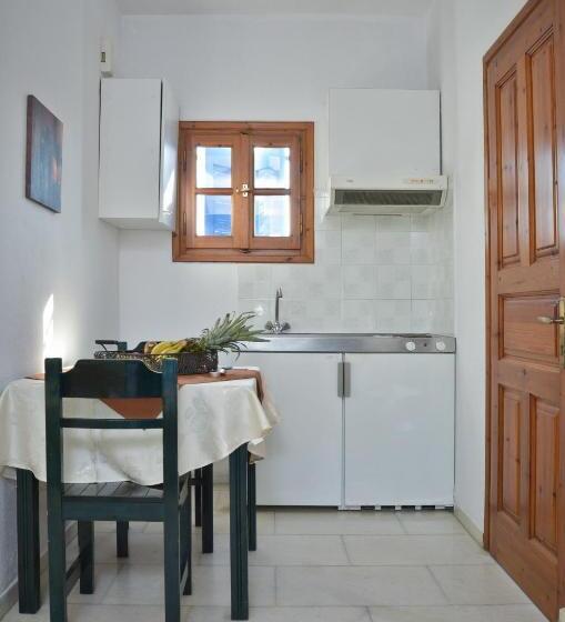 Студия Стандарт, Birikos Studios & Apartments