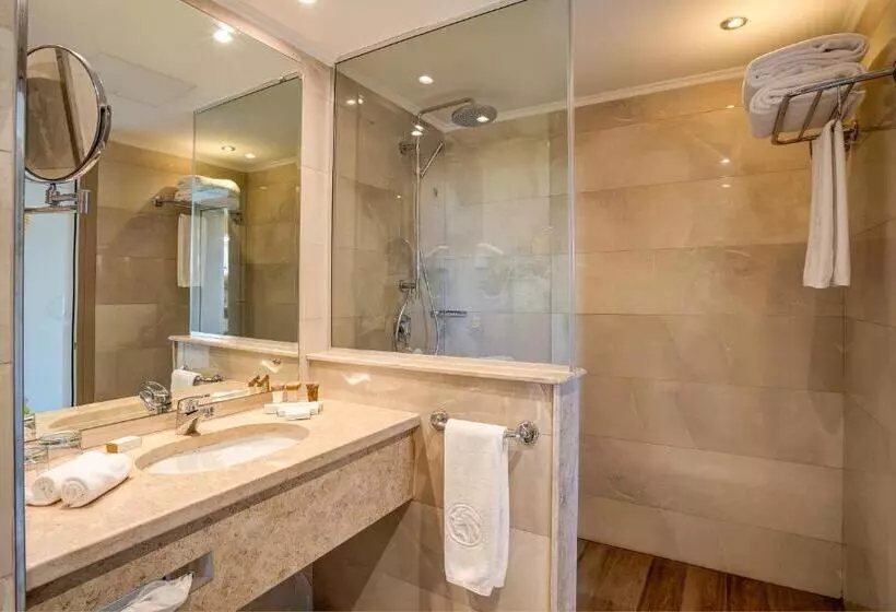 سوییت جونیور با چشم‌انداز دریا, Cleopatra Luxury Resort Makadi Bay