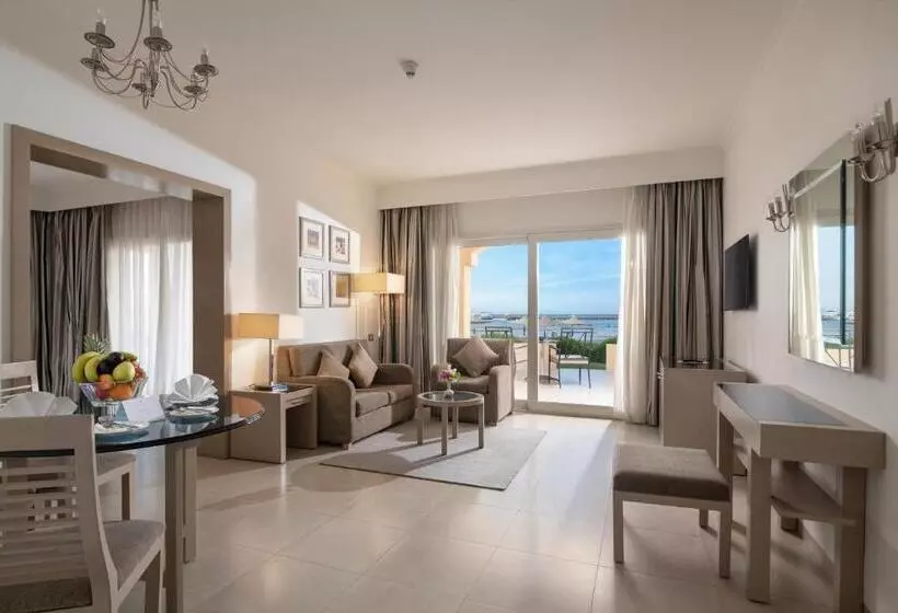 سوییت جونیور با چشم‌انداز دریا, Cleopatra Luxury Resort Makadi Bay