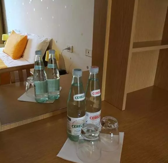 スタンダードシングルルーム, Albergo Stella