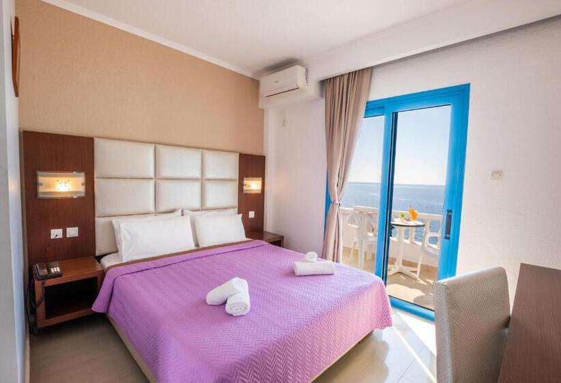 اتاق استاندارد با بالکن و چشم‌انداز دریا, Castelia Bay