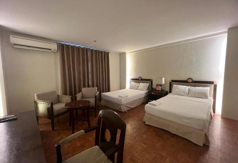 Номер Deluxe, Century Plaza