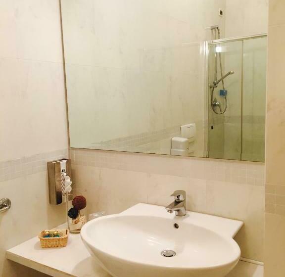 חדר סטנדרט, Claila