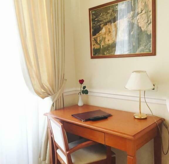 חדר סטנדרט, Claila