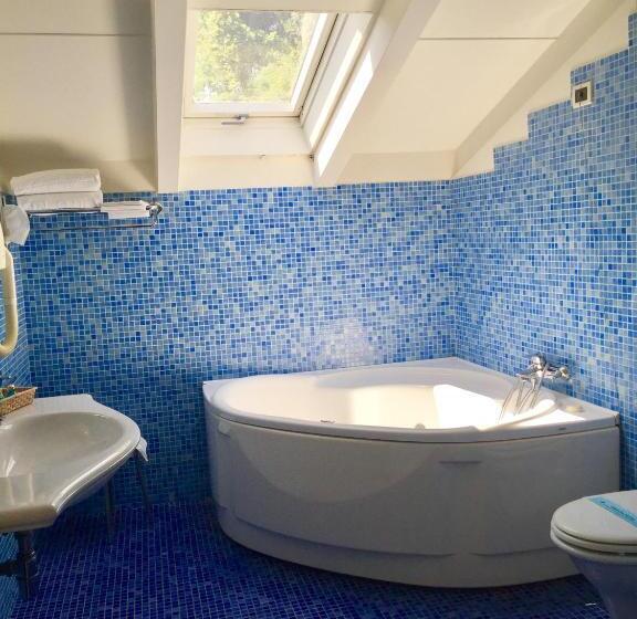 חדר סטנדרט עם ג'קוזי, Claila