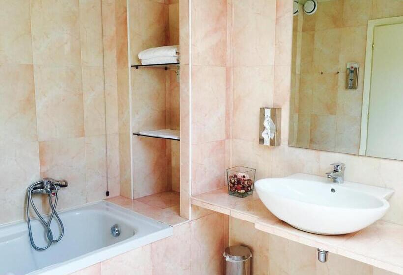 חדר סופריור, Claila