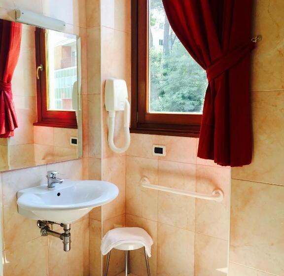 חדר פנטהאוז, Claila