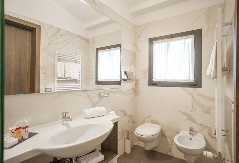 Номер Стандарт Трехместный, Guerro