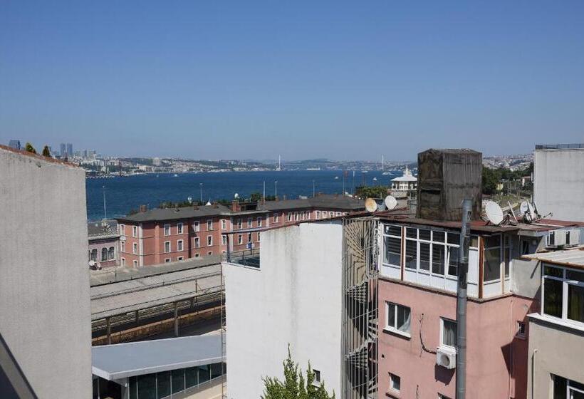 景色の見えるスタンダード４人部屋, Istanbul Sirkeci