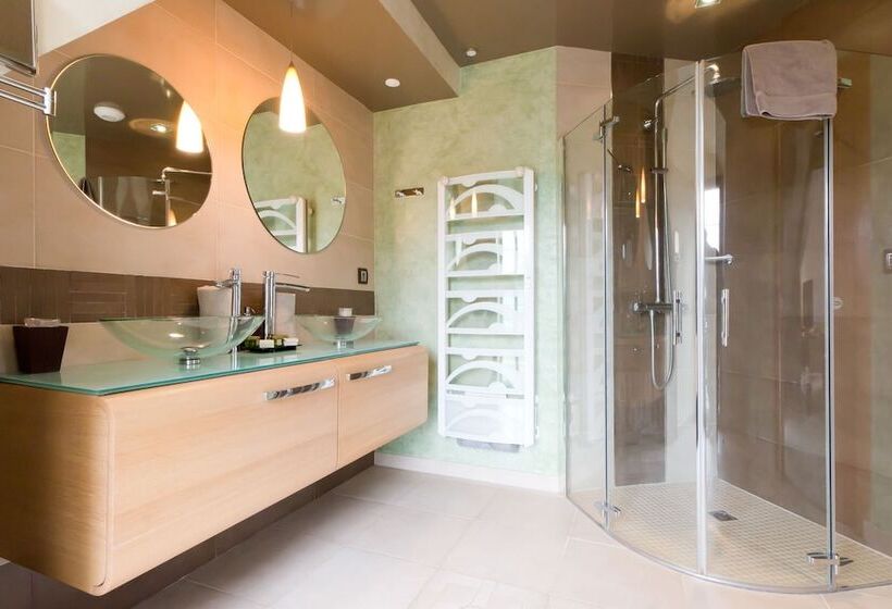 スーペリアースイート, Le Domaine Des Chevaliers De Malte