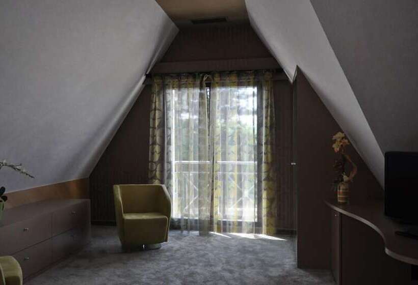 スーペリアースイート, Le Domaine Des Chevaliers De Malte