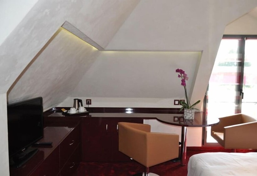 ジュニアスイート, Le Domaine Des Chevaliers De Malte