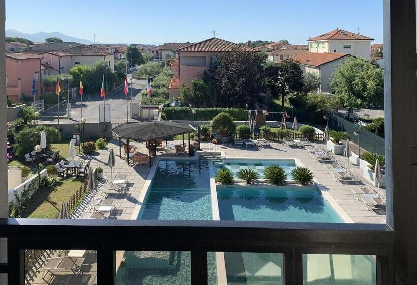 Трехместный Номер Deluxe, River Park