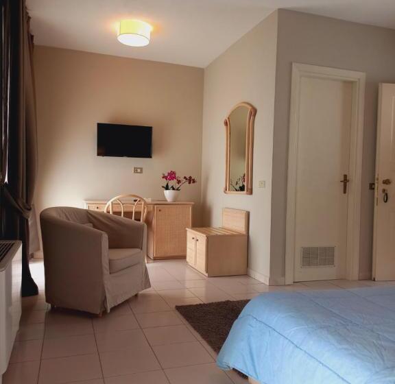 اتاق لوکس, River Park