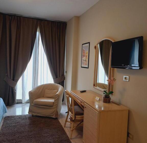 اتاق لوکس, River Park