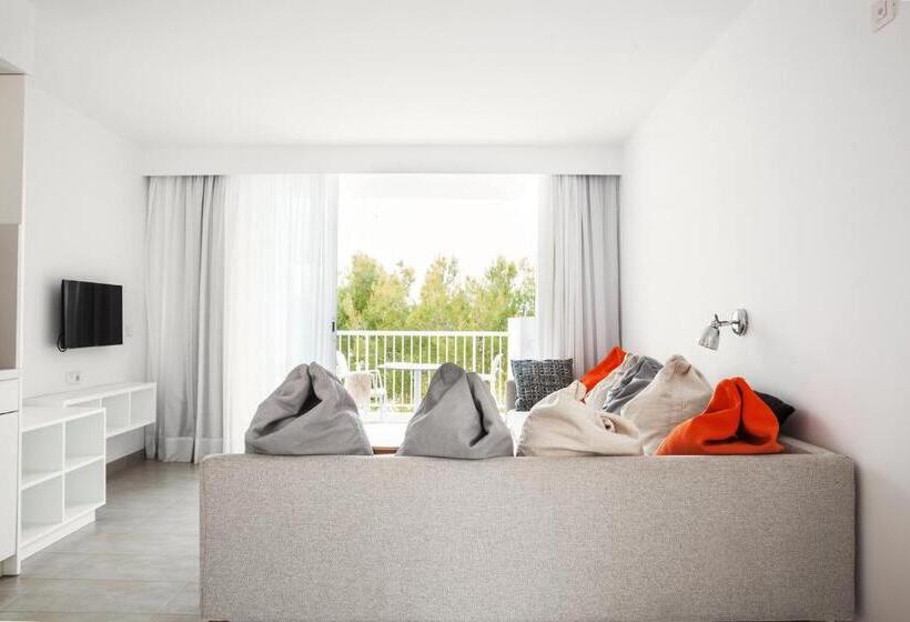 스탠다드 스튜디오, Sunwing Alcudia Beach