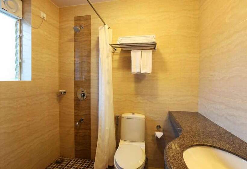 Deluxe Room with Balcony, The Hawaii Comforts