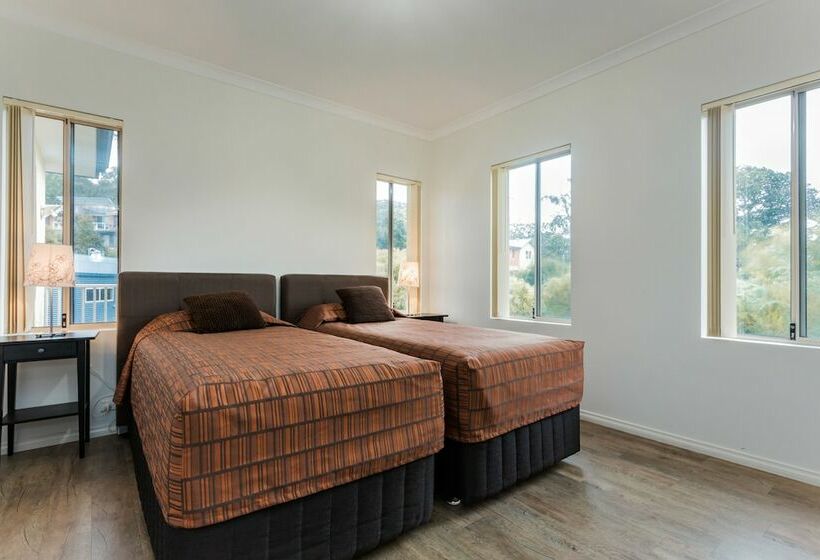 Дом 2 Спальни, Cosy Corner By The Bnb Collection