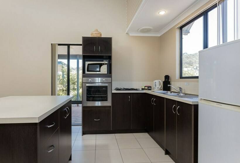 Дом 2 Спальни, Cosy Corner By The Bnb Collection