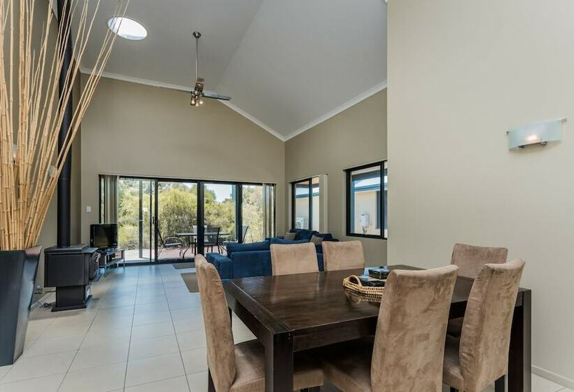 Дом 2 Спальни, Cosy Corner By The Bnb Collection