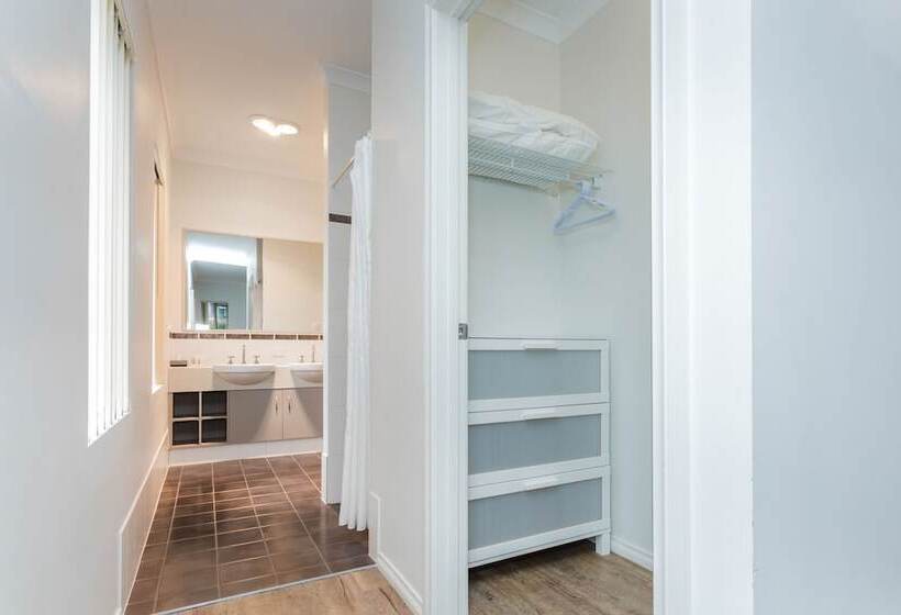 Дом 2 Спальни, Cosy Corner By The Bnb Collection