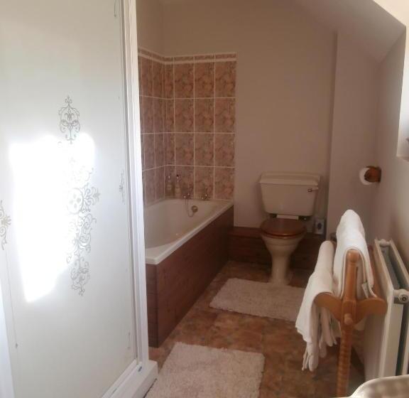 带大床的高级房间, Highfield