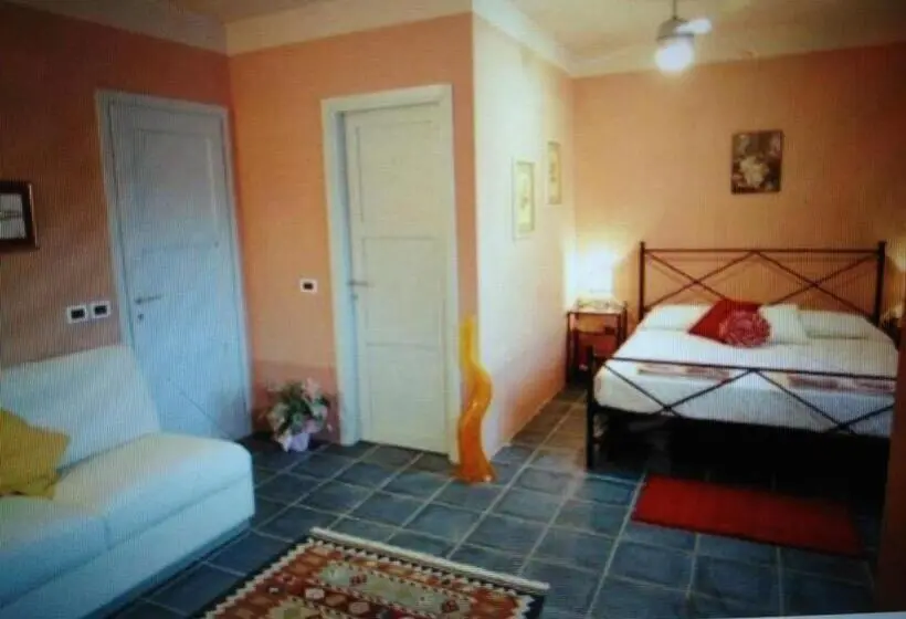 اتاق لوکس, La Villa