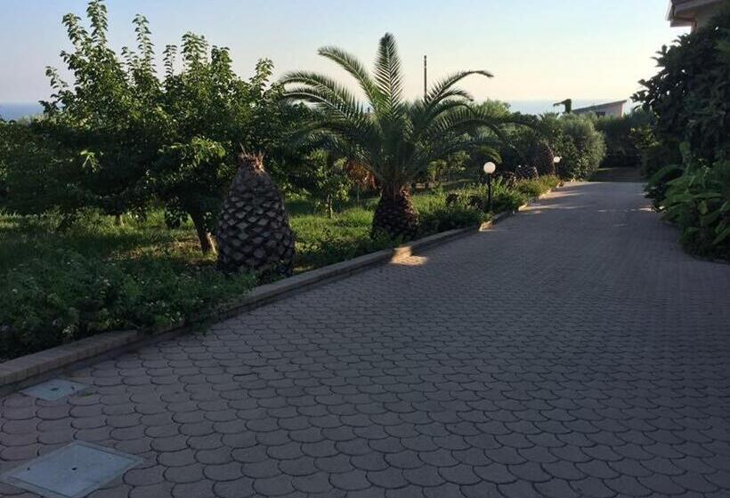 스탠다드 스튜디오, Delta Club Residence