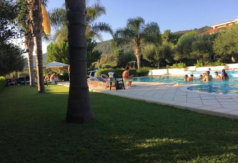 스탠다드 스튜디오, Delta Club Residence