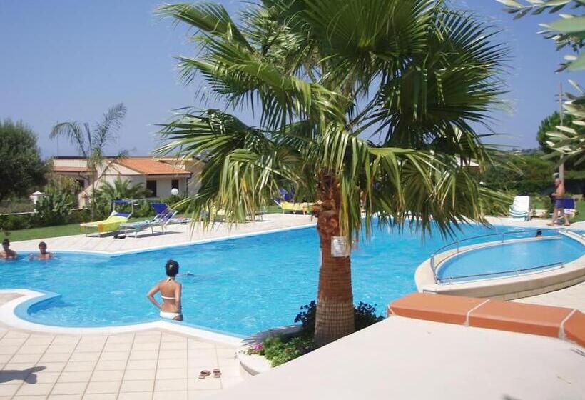 침실 2개 주택, Delta Club Residence