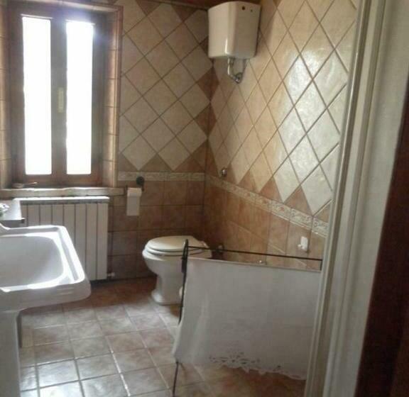 חדר בסיסי לשלושה, All Ombra Degli Ulivi B&b